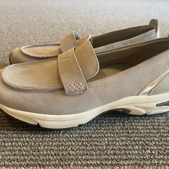 Vionic Women's 23Walk Loafers, Gray Suede - Picture 4 of 5